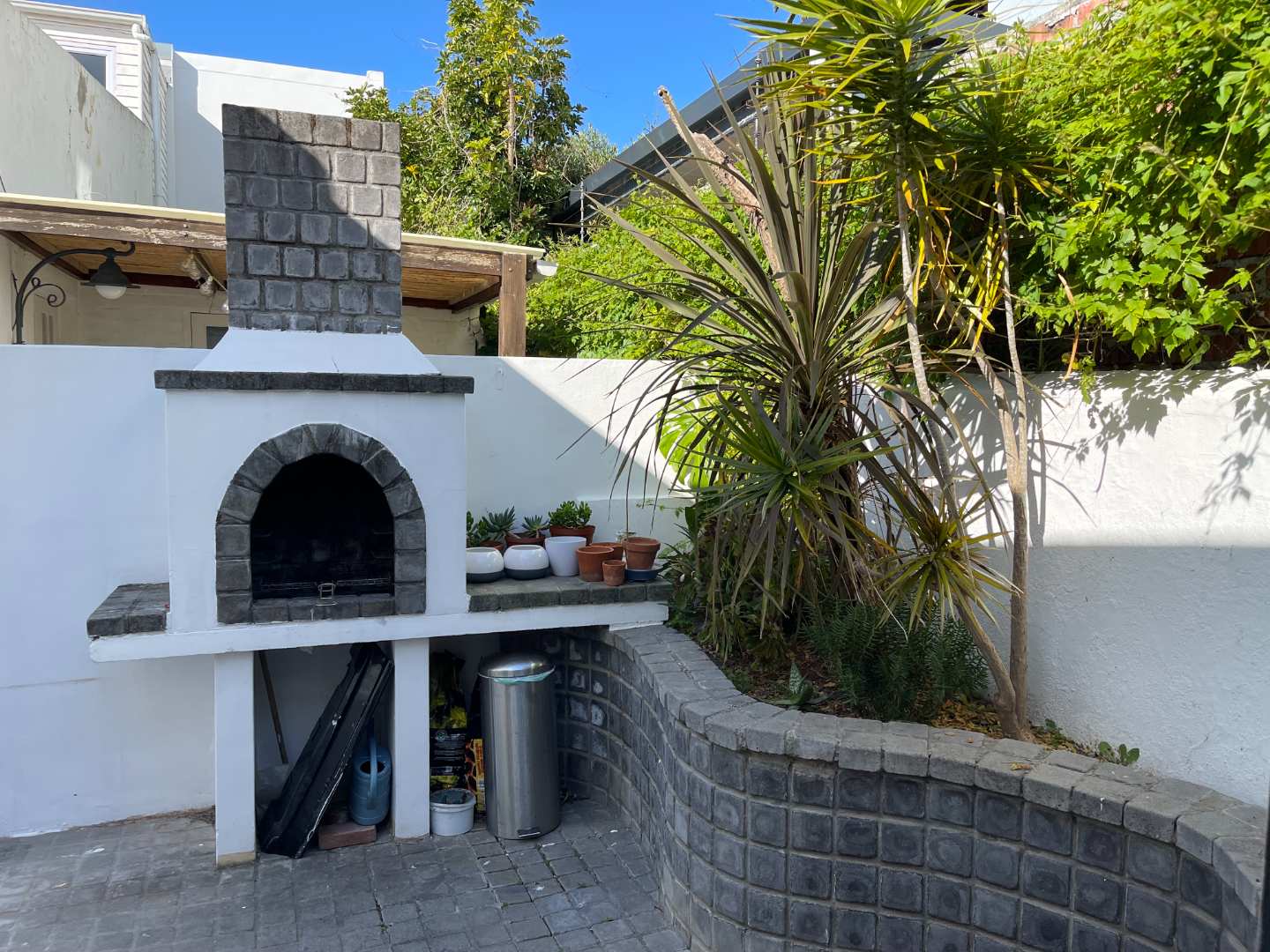 4 Bedroom Property for Sale in Vredehoek Western Cape